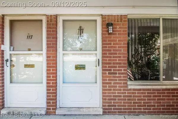 24301 Kelly Road, Eastpointe, MI 48021