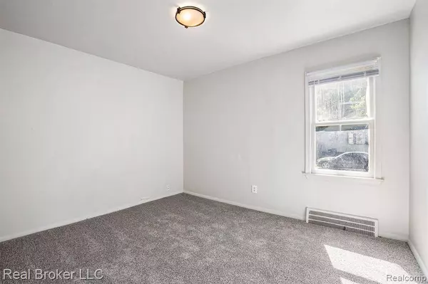 12000 Plainview Avenue, Detroit, MI 48228