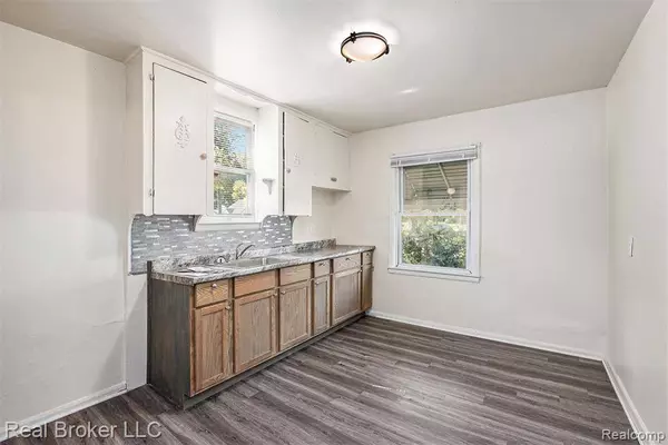 12000 Plainview Avenue, Detroit, MI 48228