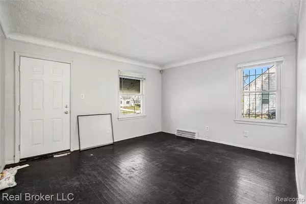 12000 Plainview Avenue, Detroit, MI 48228