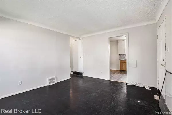 12000 Plainview Avenue, Detroit, MI 48228