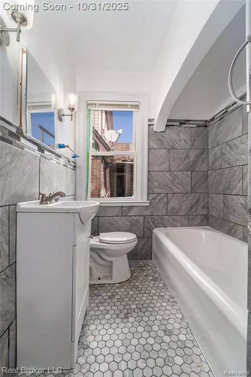 12086 Glenfield Street, Detroit, MI 48213