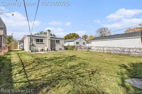 32438 Linderman Avenue, Warren, MI 48093