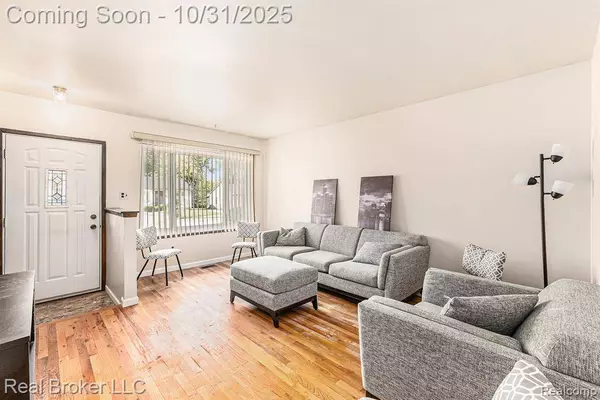 32438 Linderman Avenue, Warren, MI 48093