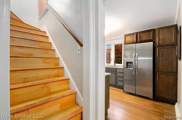 1114 Whitcomb Avenue, Royal Oak, MI 48073