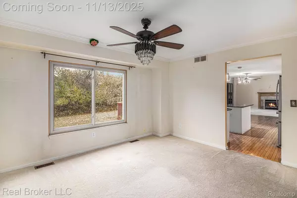 24403 Elmhurst AVE, Farmington Hills, MI 48336