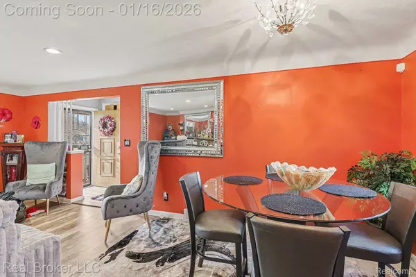 19115 Old Homestead DR, Harper Woods, MI 48225