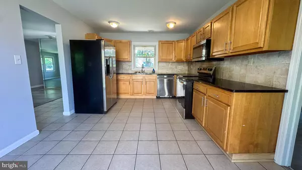 61 PINAFORE LN, Willingboro, NJ 08046