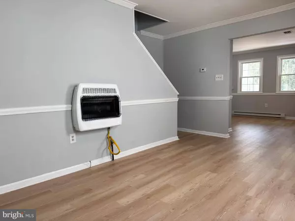 43 CHURCH ST, Mount Holly, NJ 08060