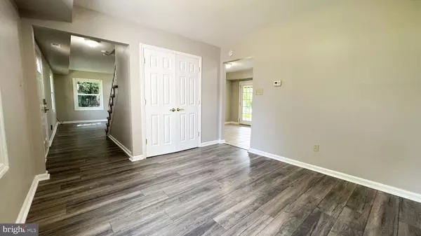 16 PERENNIAL LN, Willingboro, NJ 08046