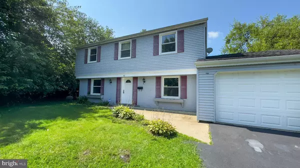 16 PERENNIAL LN, Willingboro, NJ 08046