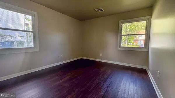 24 EASTERN CT, Willingboro, NJ 08046