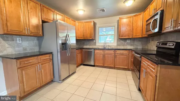 24 EASTERN CT, Willingboro, NJ 08046