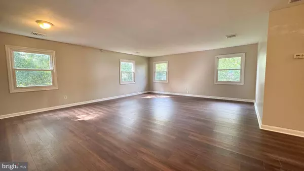 24 EASTERN CT, Willingboro, NJ 08046