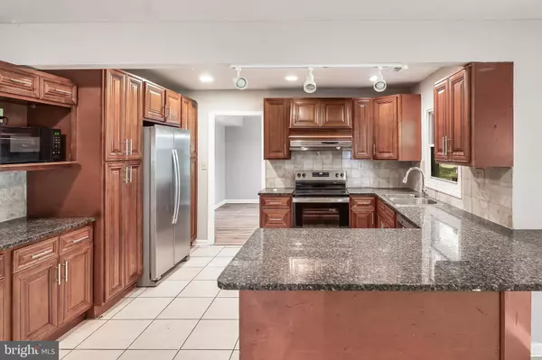 11 WELDON LN, Willingboro, NJ 08046