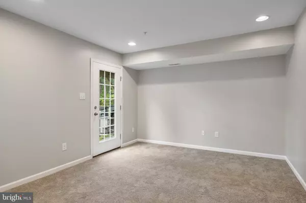 33 IRON GATE RD, Sicklerville, NJ 08081