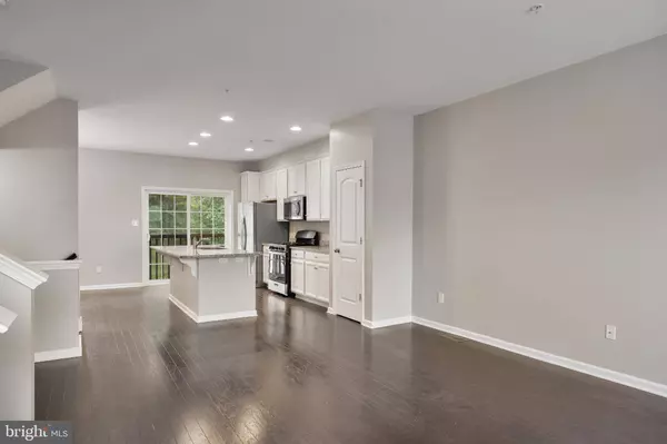 33 IRON GATE RD, Sicklerville, NJ 08081