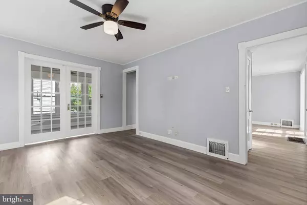 76 WEST AVE, Woodstown, NJ 08098