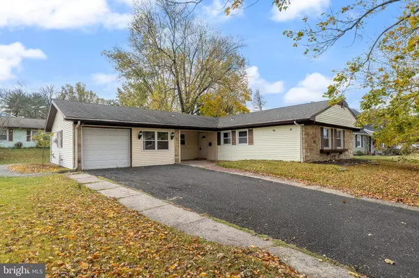 142 HARRINGTON CIR, Willingboro, NJ 08046