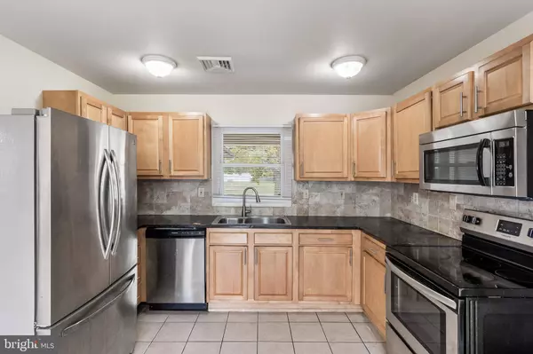 142 HARRINGTON CIR, Willingboro, NJ 08046