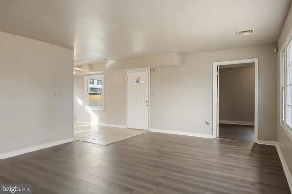 27 MARSHAL LN, Willingboro, NJ 08046