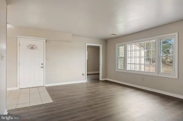 27 MARSHAL LN, Willingboro, NJ 08046