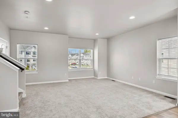 13 IRON GATE RD, Sicklerville, NJ 08081