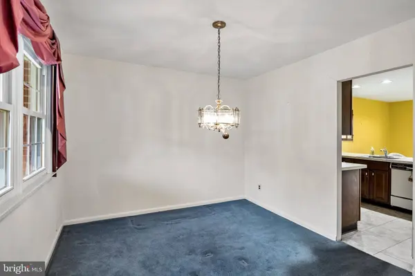 820 JAMESTOWN RD, Blackwood, NJ 08012