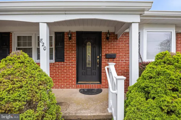 820 JAMESTOWN RD, Blackwood, NJ 08012