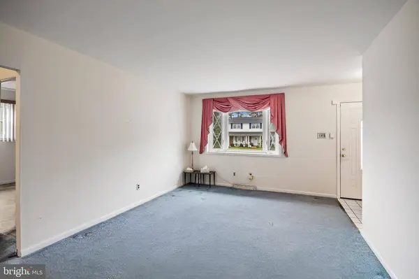 820 JAMESTOWN RD, Blackwood, NJ 08012