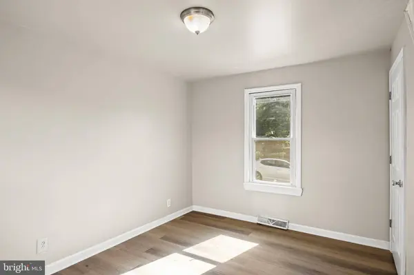 28 W MONROE ST, Paulsboro, NJ 08066