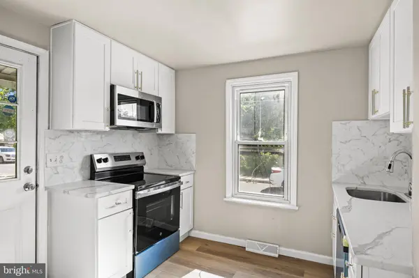28 W MONROE ST, Paulsboro, NJ 08066