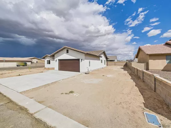 11751 Kofa St, Wellton, AZ 85356