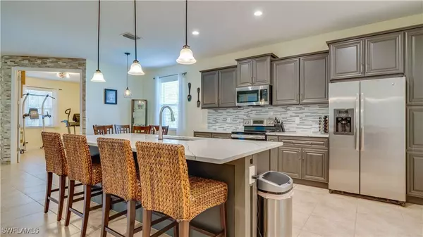 2541 SW 32nd LN, Cape Coral, FL 33914