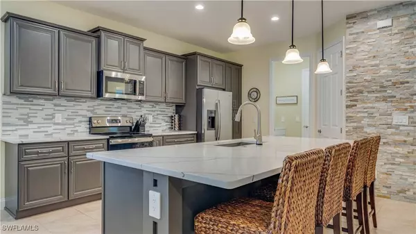 2541 SW 32nd LN, Cape Coral, FL 33914