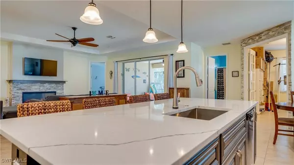 2541 SW 32nd LN, Cape Coral, FL 33914