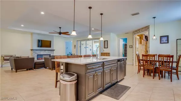 2541 SW 32nd LN, Cape Coral, FL 33914