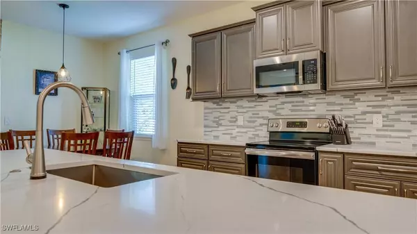 2541 SW 32nd LN, Cape Coral, FL 33914