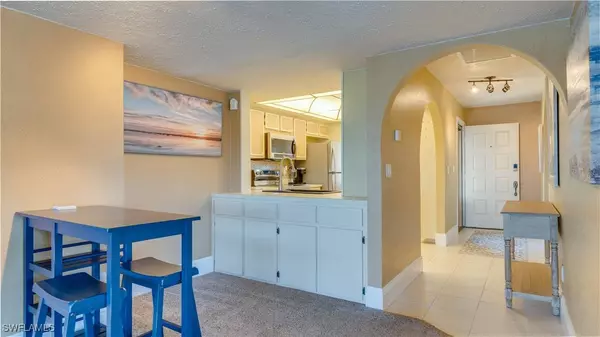 3714 SE 12th AVE #201, Cape Coral, FL 33904