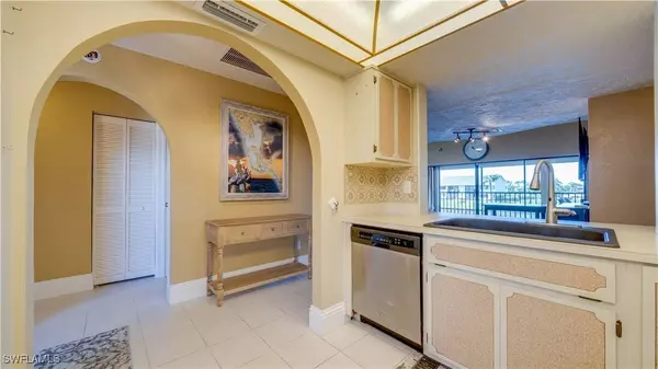 3714 SE 12th AVE #201, Cape Coral, FL 33904