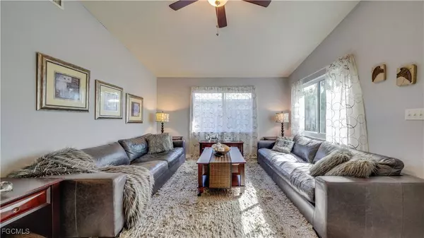 729 105th AVE N, Naples, FL 34108