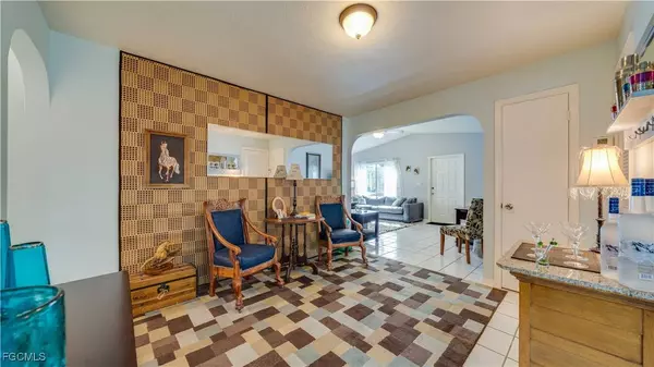 729 105th AVE N, Naples, FL 34108