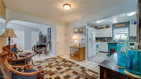 729 105th AVE N, Naples, FL 34108