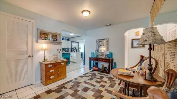 729 105th AVE N, Naples, FL 34108