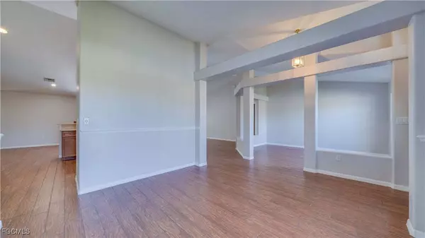 2548 Gleason Pkwy, Cape Coral, FL 33914