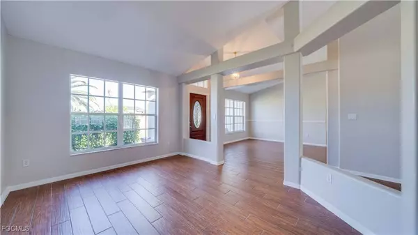 2548 Gleason Pkwy, Cape Coral, FL 33914