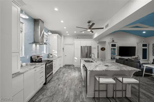 1729 SW 17th PL, Cape Coral, FL 33991