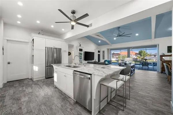 1729 SW 17th PL, Cape Coral, FL 33991