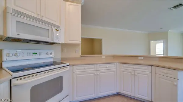 4725 Fairloop RUN, Lehigh Acres, FL 33973