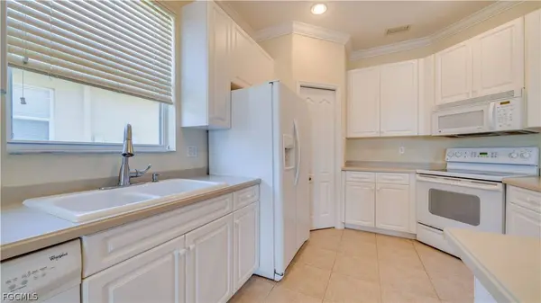4725 Fairloop RUN, Lehigh Acres, FL 33973